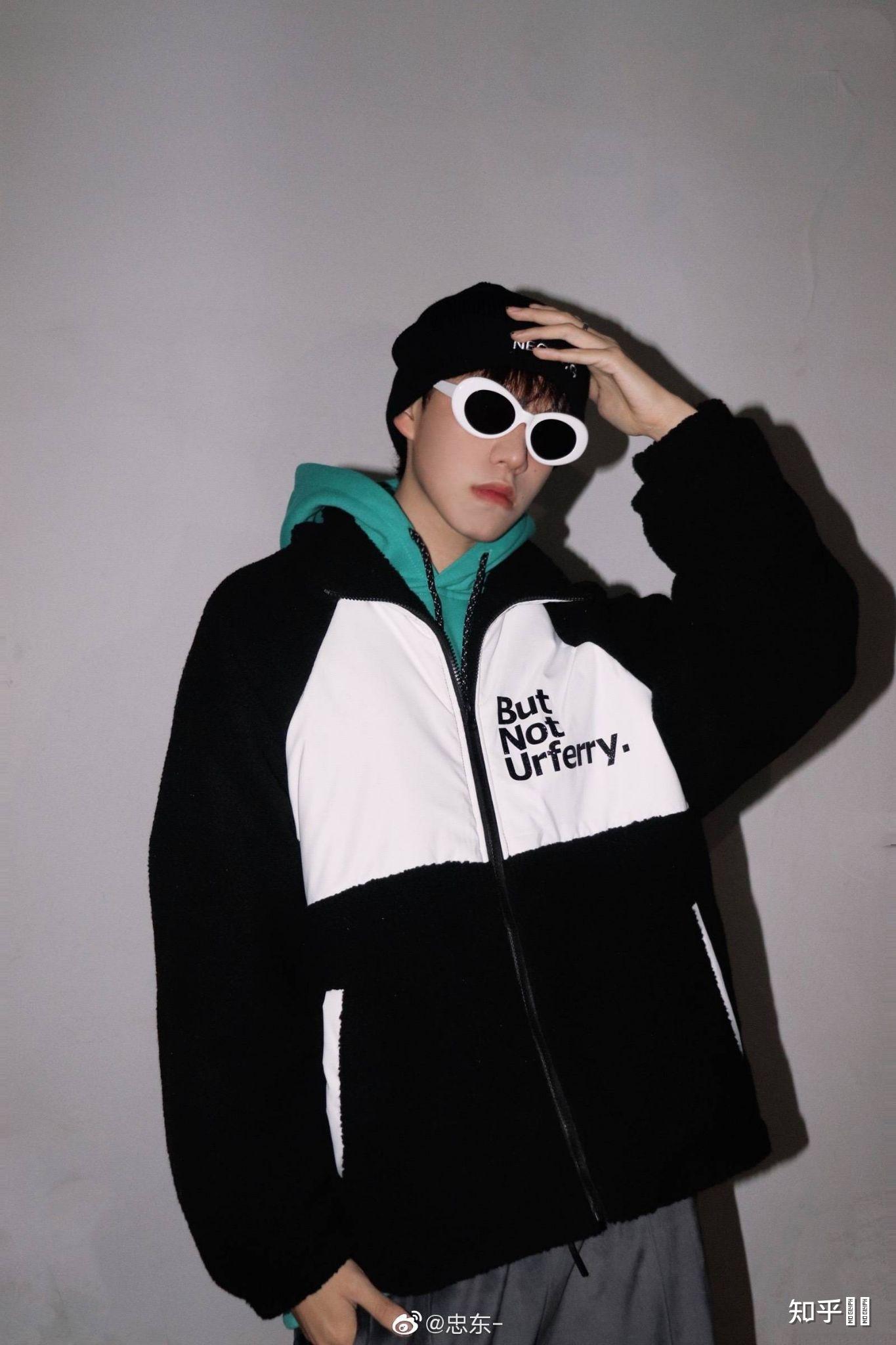 怎么看待姜峰居然是1这就是传说中的女装攻吗