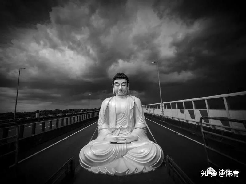 如何评价电影《大佛普拉斯》? - 知乎