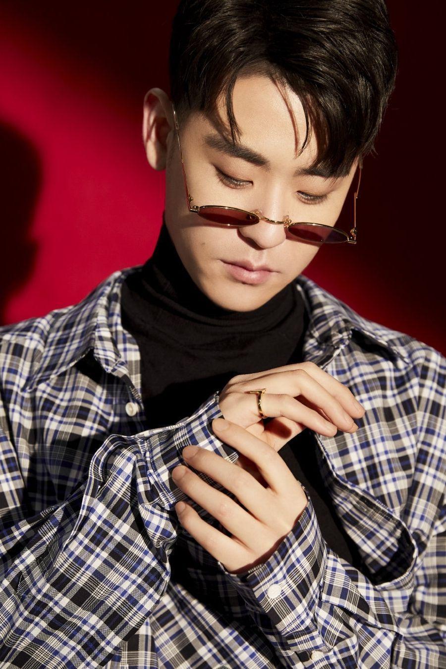 各位兄弟姐妹有没有张云雷好看的壁纸头像背景图不加水印球球您们啦?