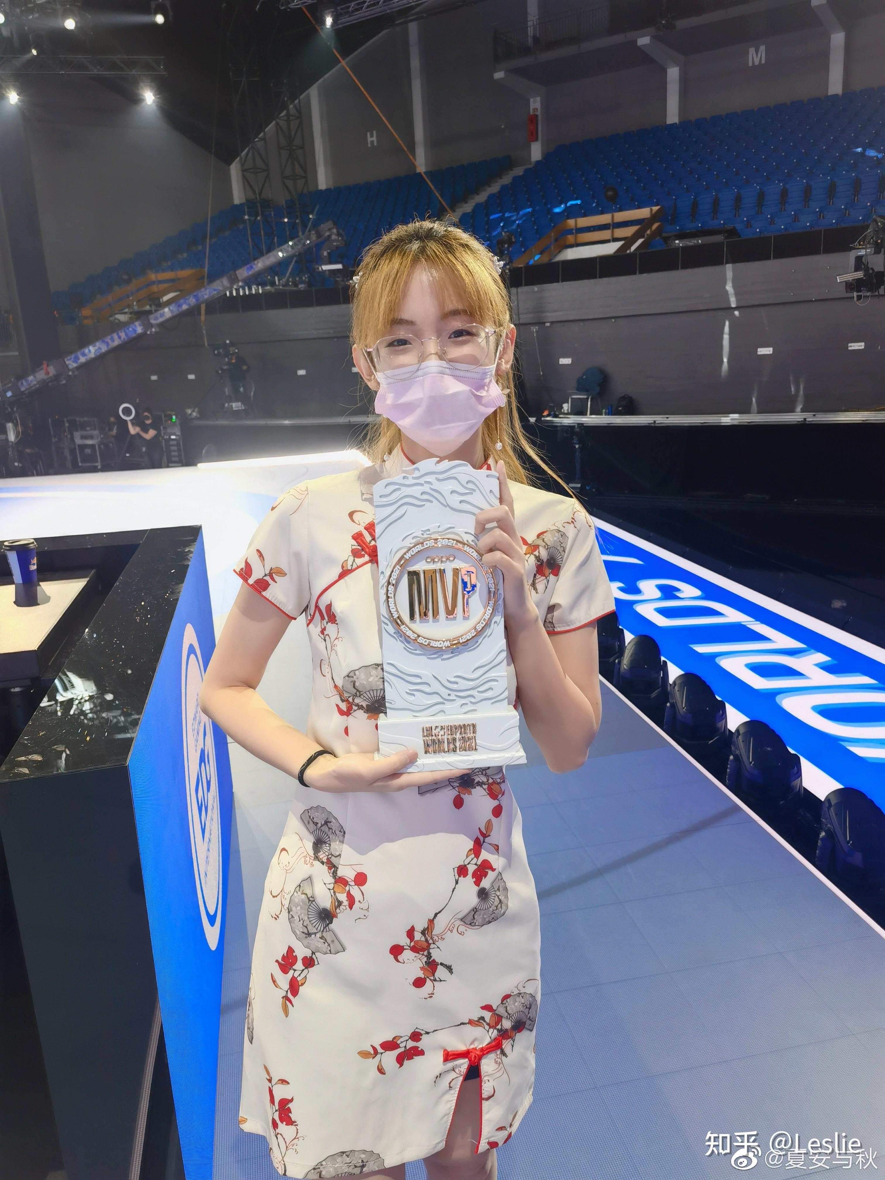 lpl 主持人夏安可爱吗? - 知乎