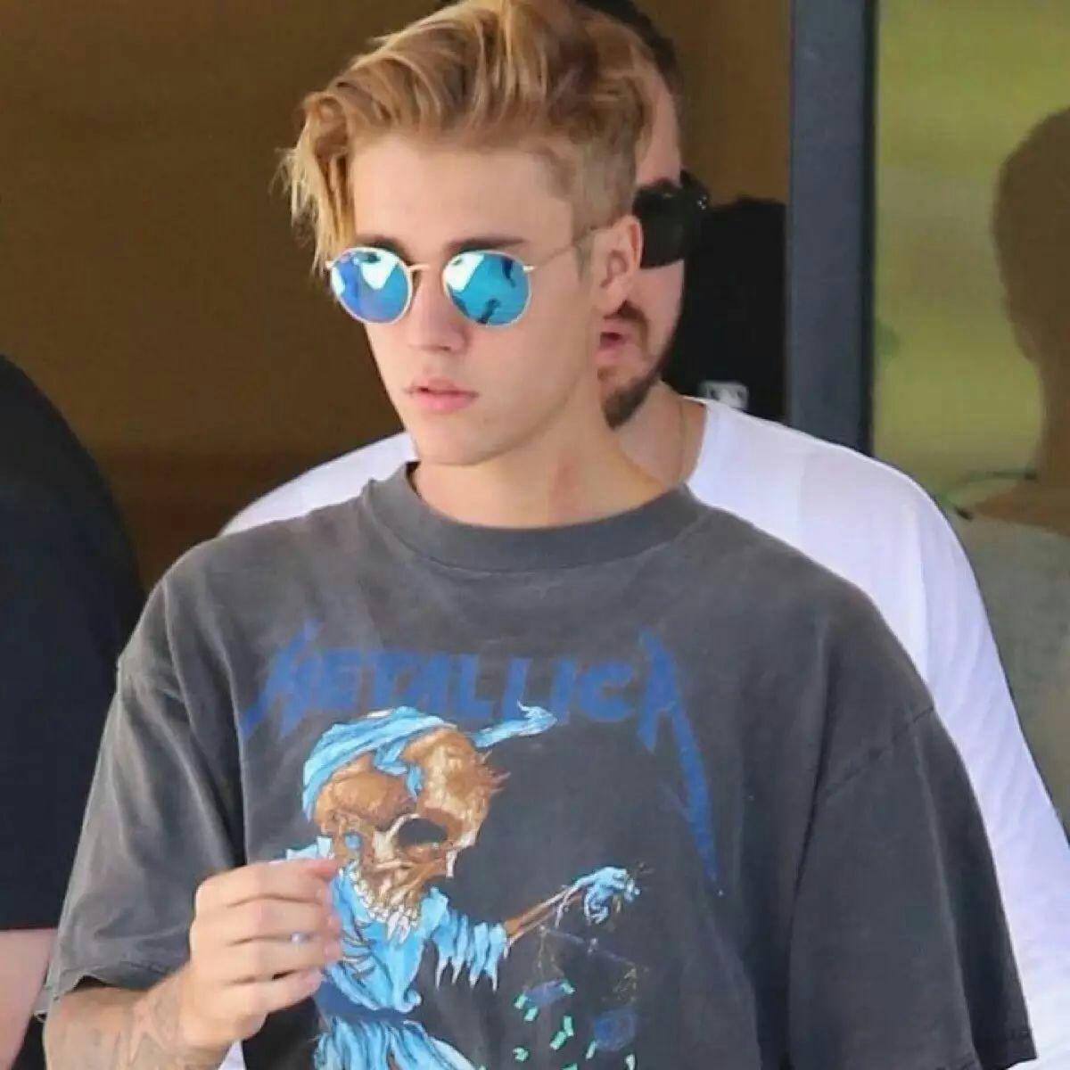 有哪些justinbieber15-17年左右发型还是两边剃光上面留长时期的美照,