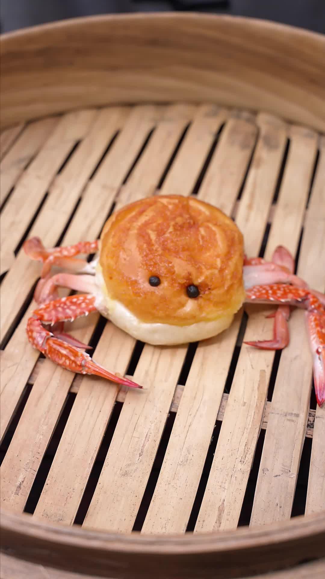 这么大个蒸笼就装只这么小的面包蟹,大毛真是太过分了