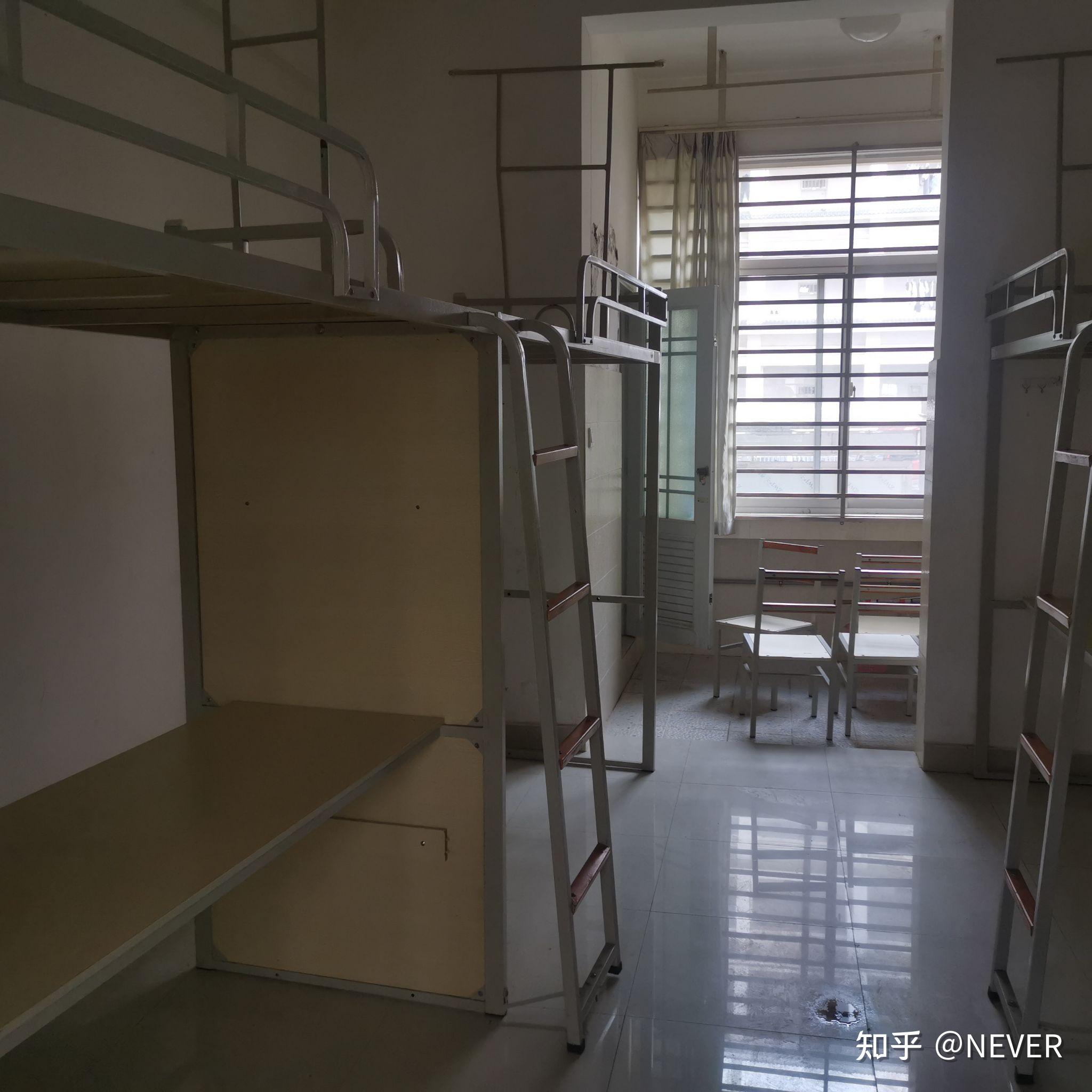 请问昆工的学长学姐们呈贡校区本科生宿舍有四人间吗? - 知乎