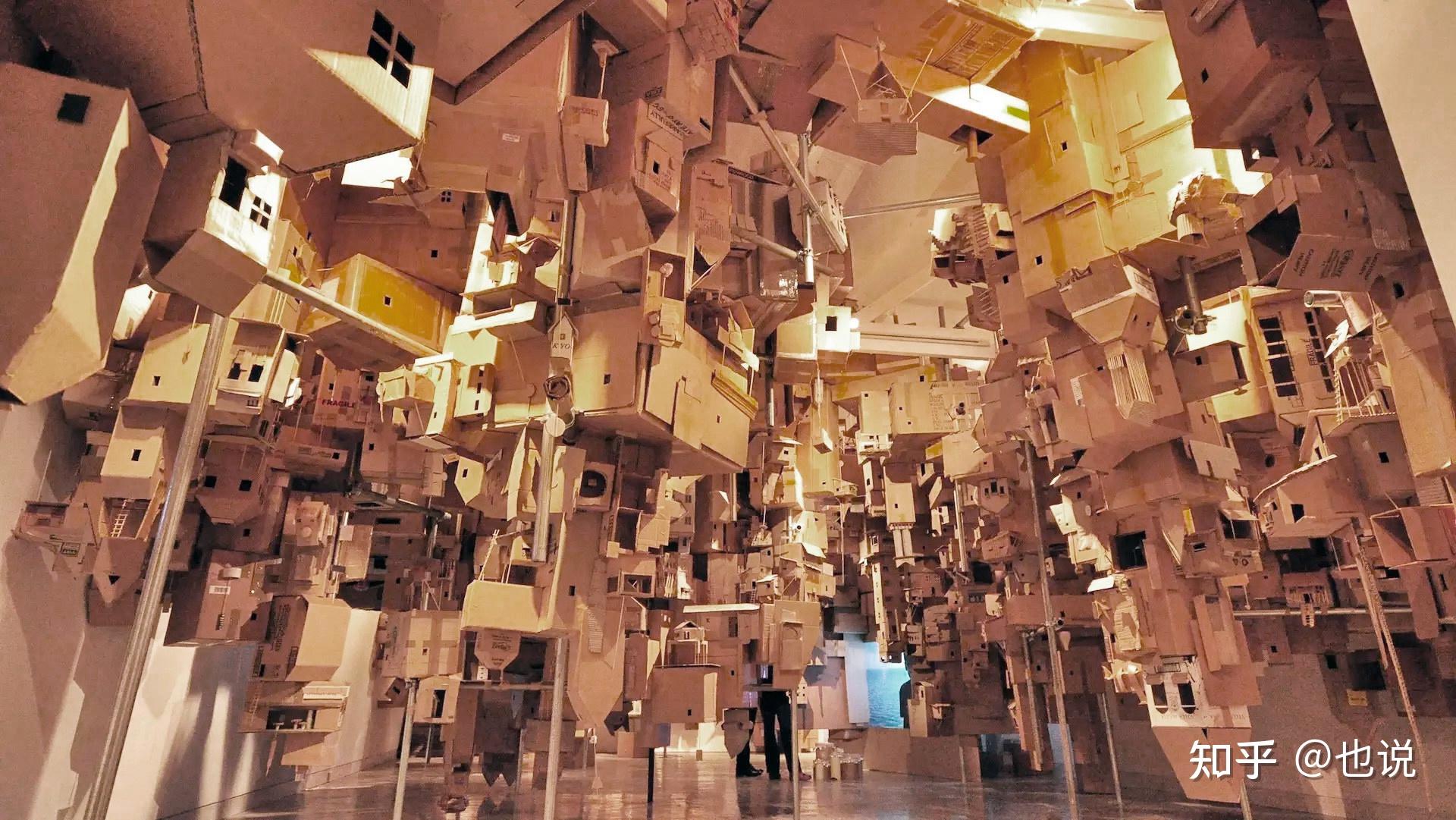 央美毕业展作品「超级蜂巢」被吐槽「一堆废纸壳」 ,作者道歉称造价上