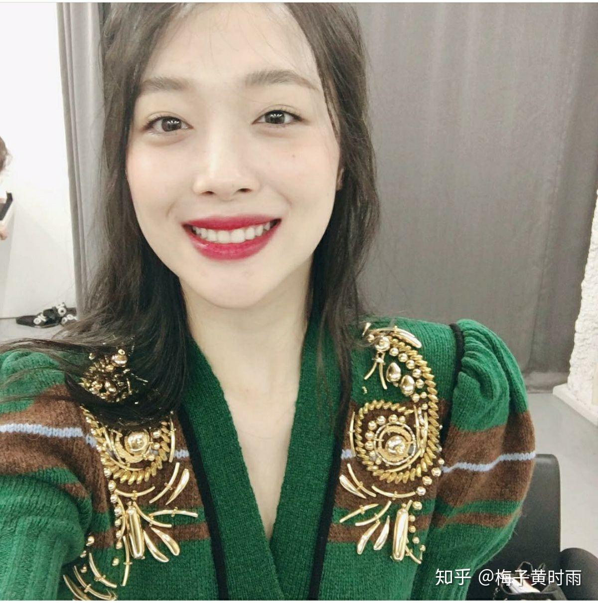 崔雪莉生前有哪些漂亮的写真,自拍照片 知乎
