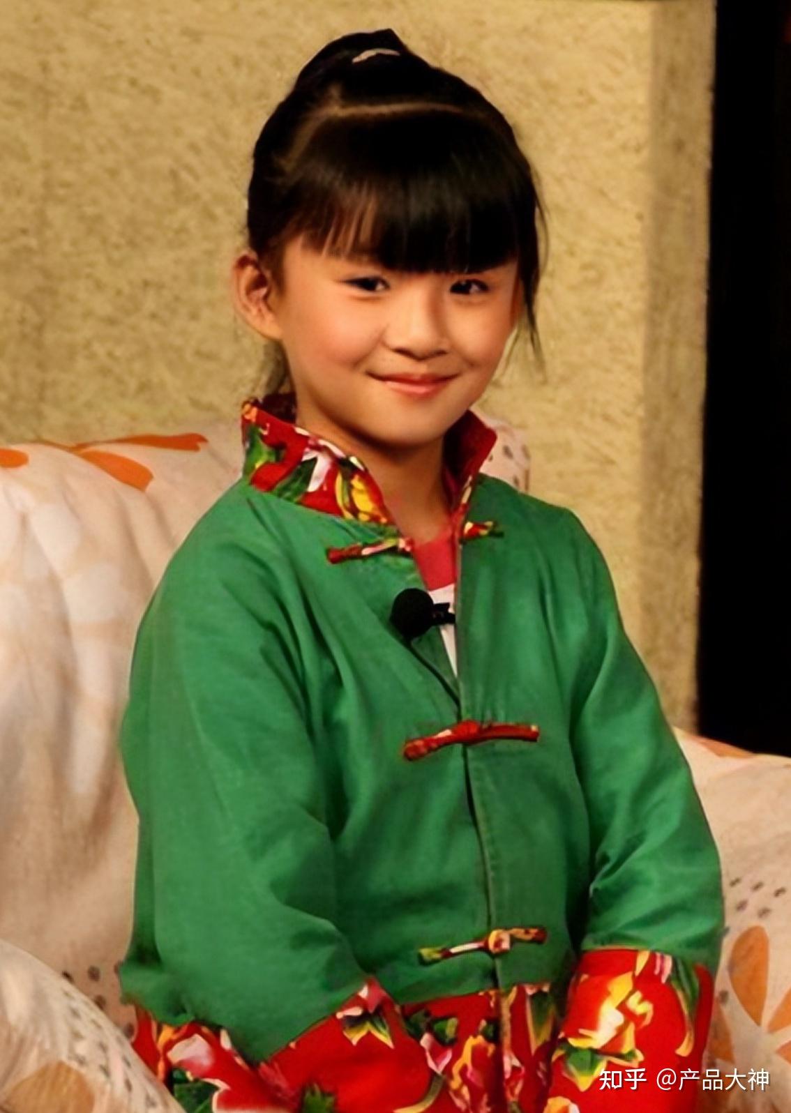 2014年春晚现场连续转圈4小时,艺名小彩旗)?