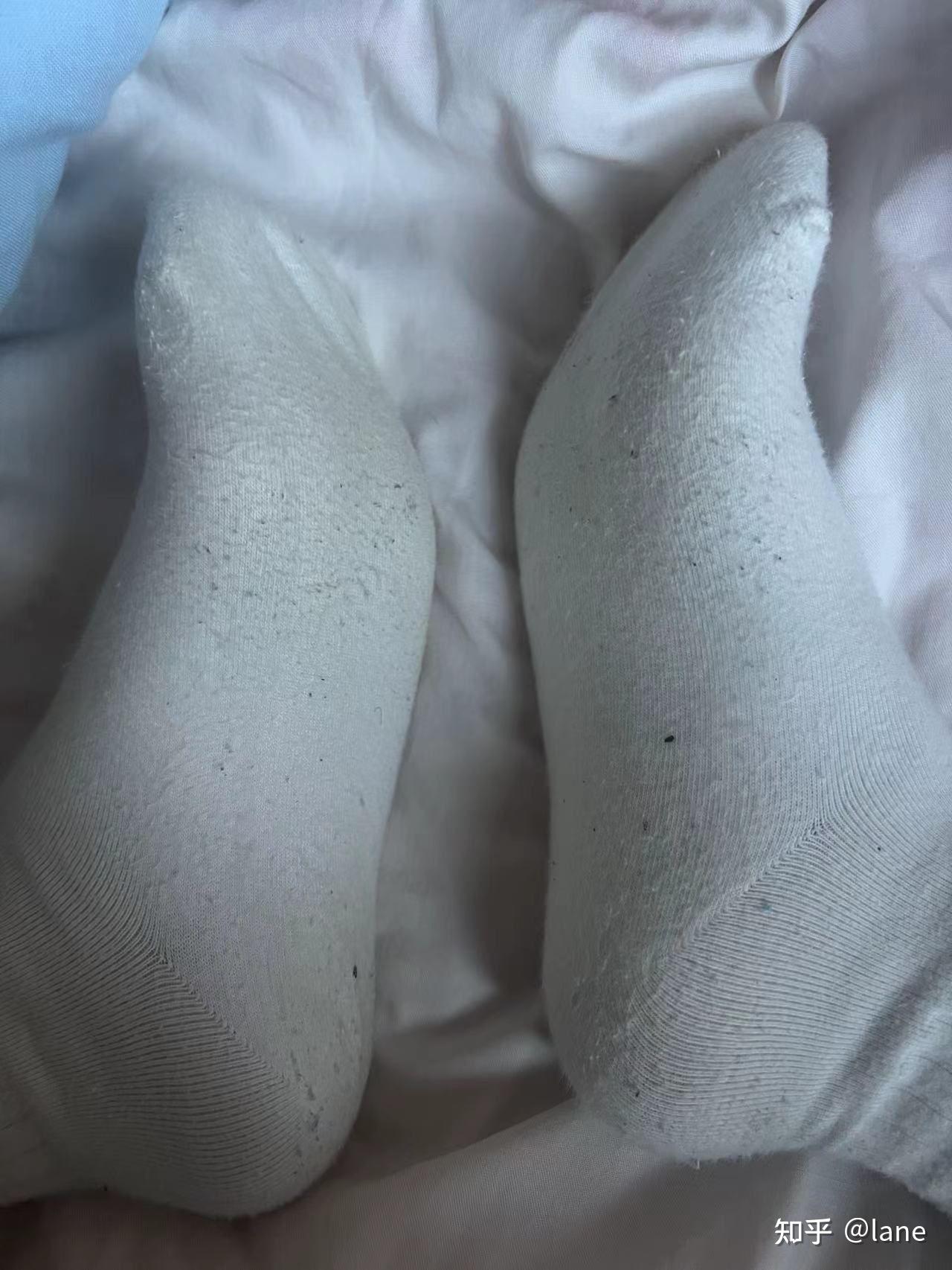你们在学校被同学扒过鞋和袜子吗? - 知乎