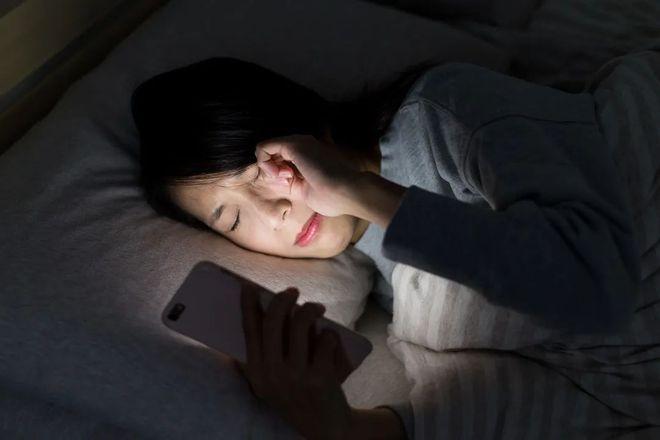 经常晚睡的人，身体会有6个变化！ - 知乎