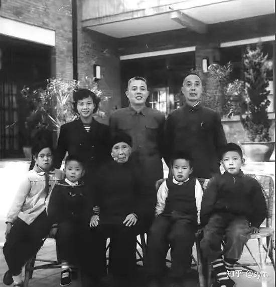孟玮以寻找初恋为借口与苏振华离婚，毛泽东：让他放肆再找一个 - 知乎