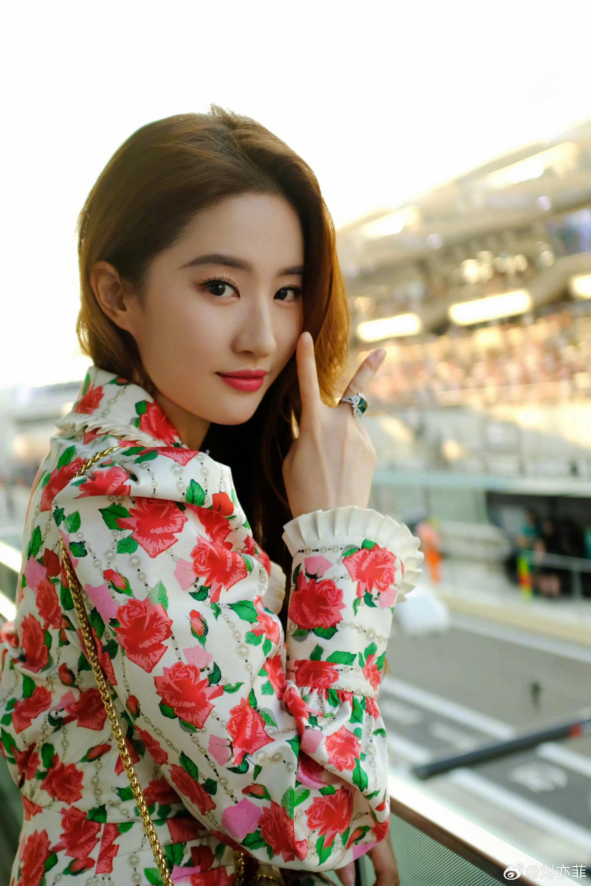 刘亦菲如今还算绝色吗? - 知乎