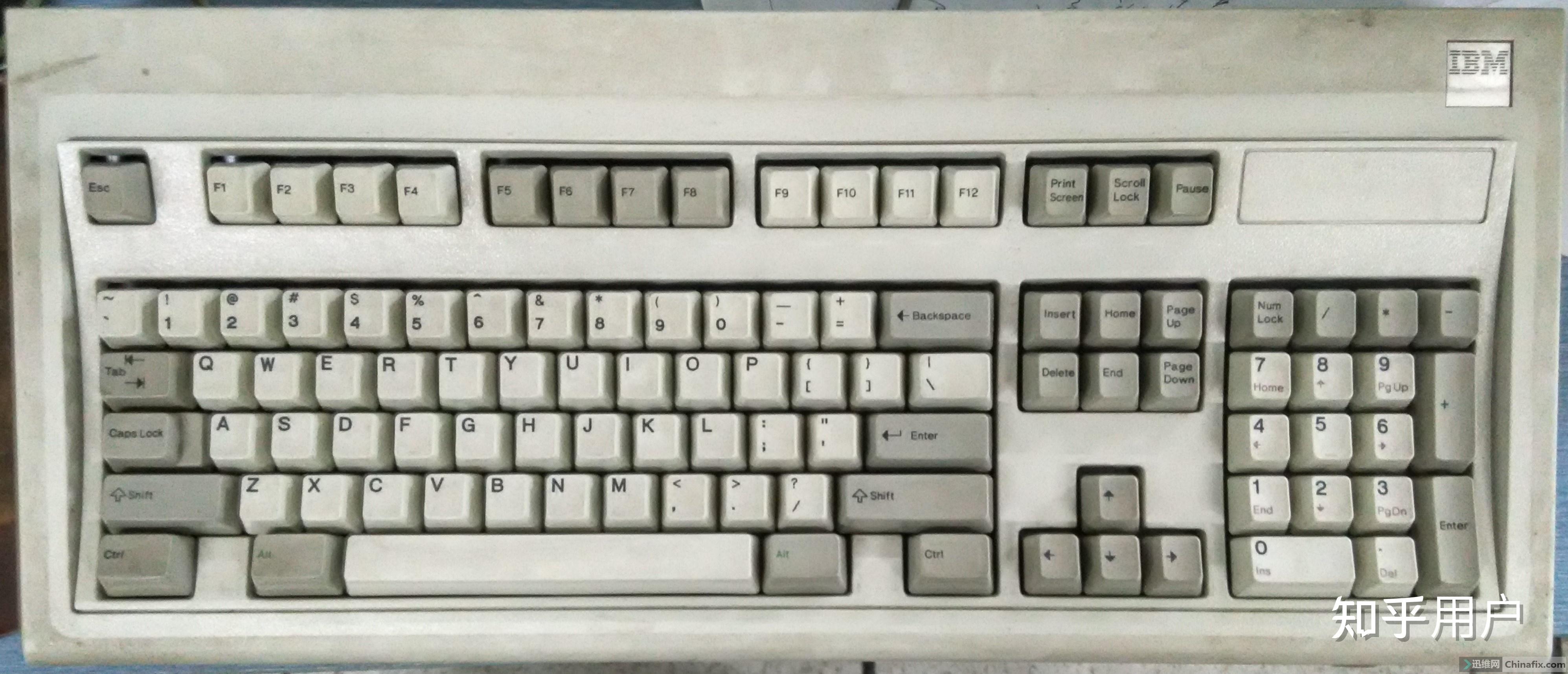 为什么108键的全键盘具备单独的小键盘还保留字母上面的数字呢