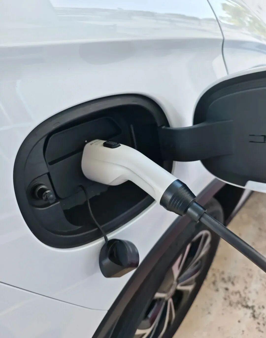 比亚迪为什么迟迟不做300km以上的插混?真相来了!