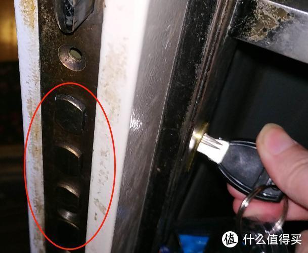 小问题自己修 篇四十二:20年老防盗门反锁后打不开,拆掉锁体天地钩 - 知乎