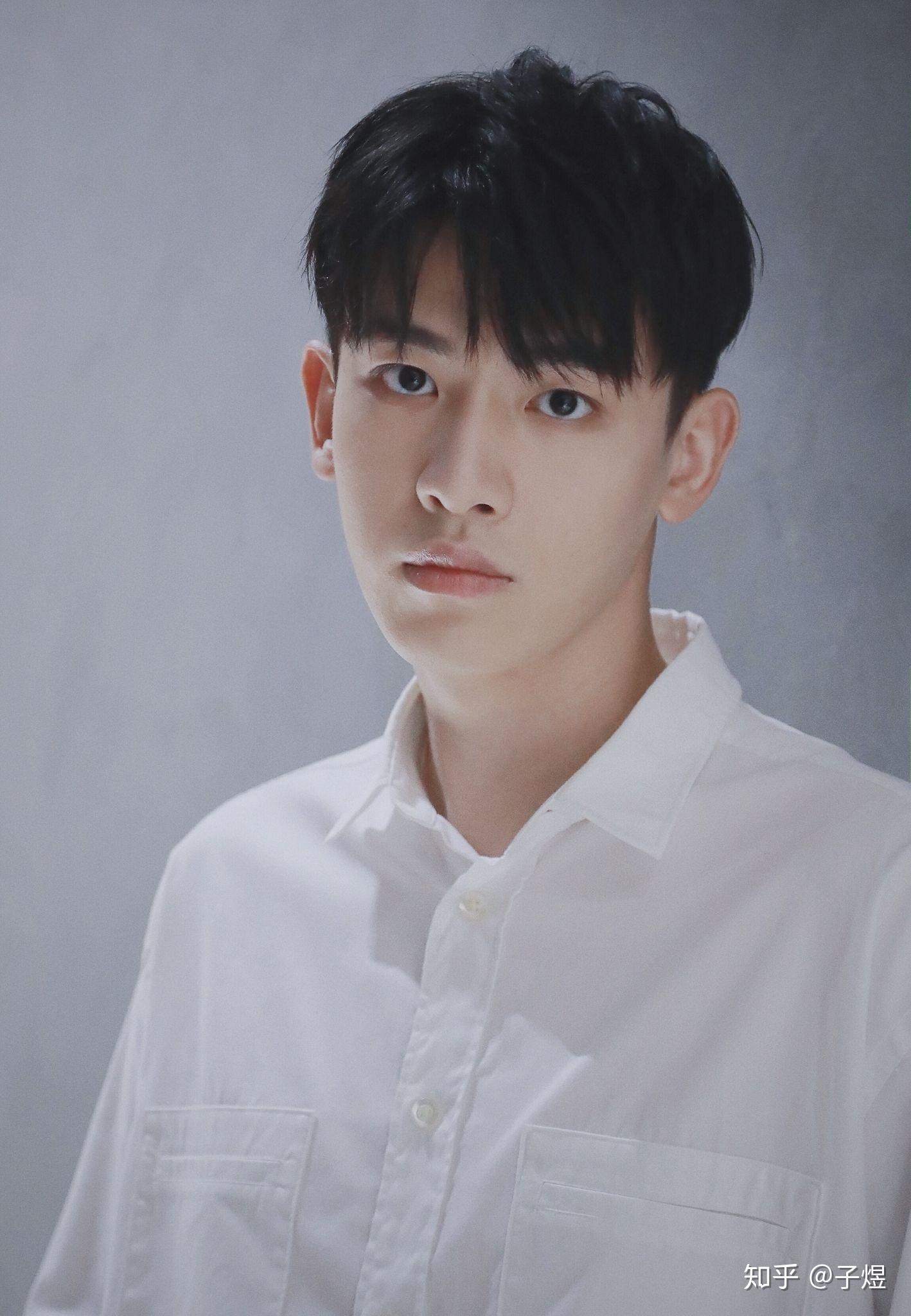 你们说电影悲伤逆流成河里的两个男主角顾森西辛云来和齐铭赵英博谁