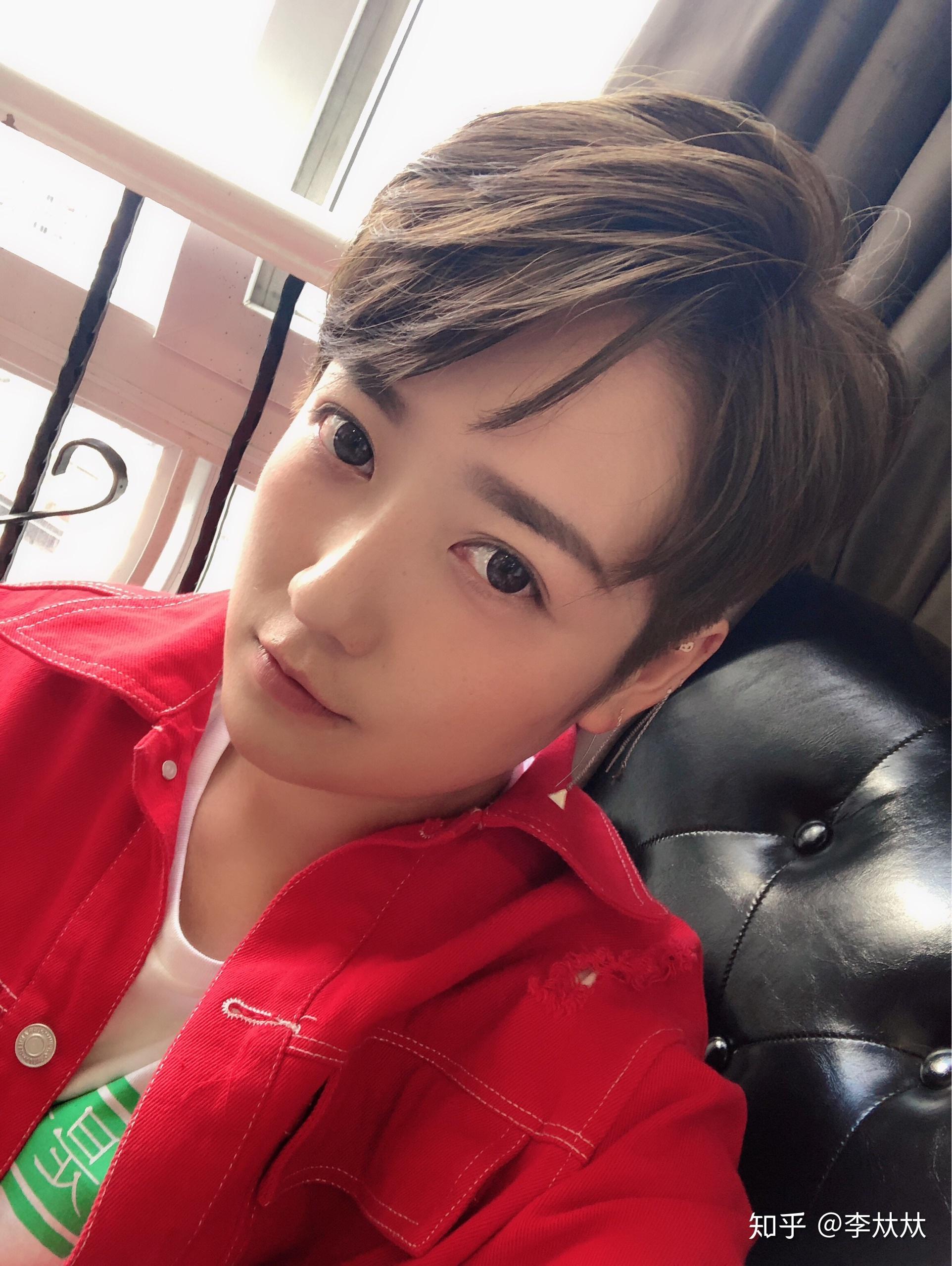 短发中性的女生该怎么化妆?