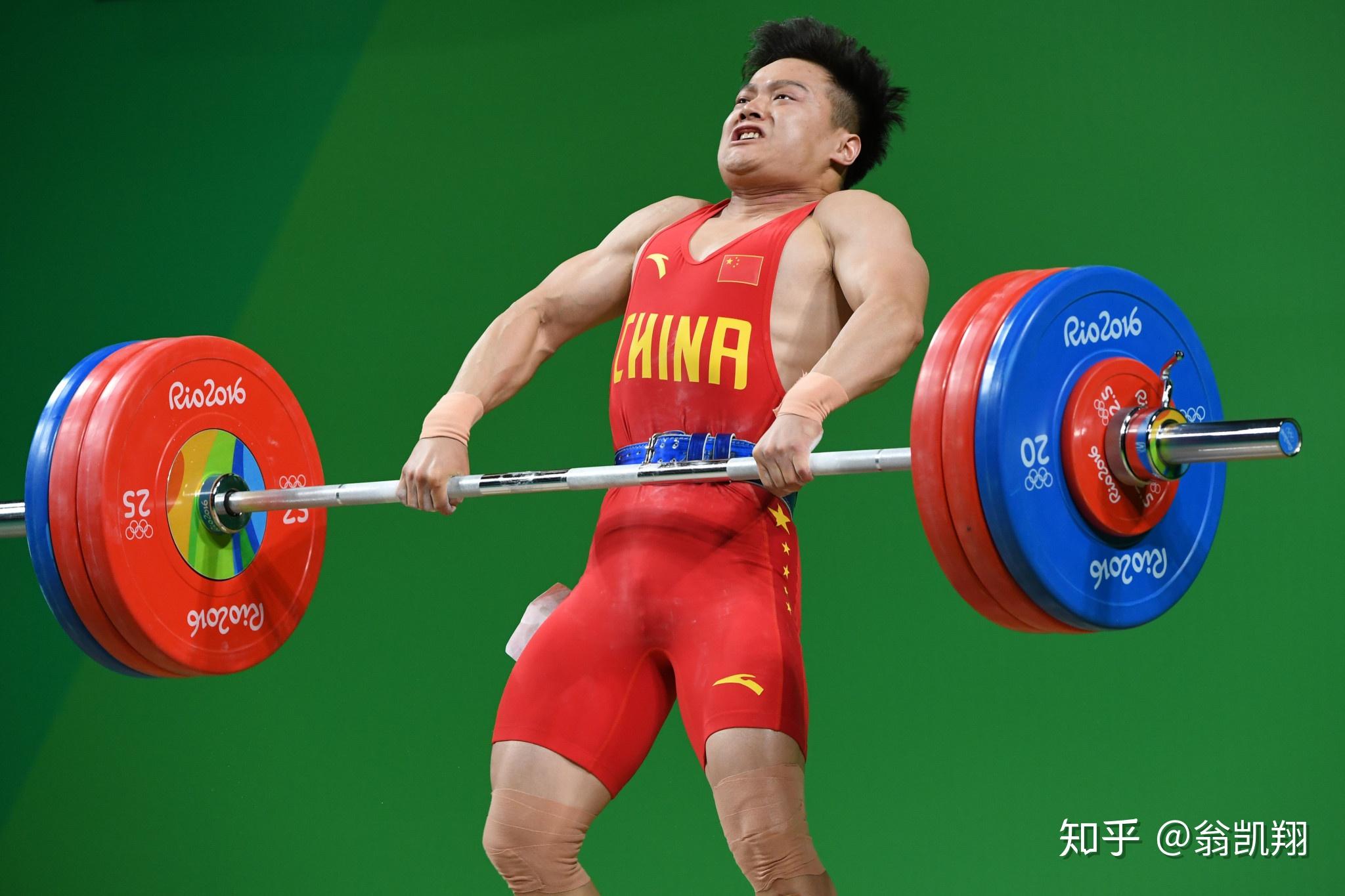 为什么国家队举重运动员的围度比健身房一些人要小但是力量却大得多是