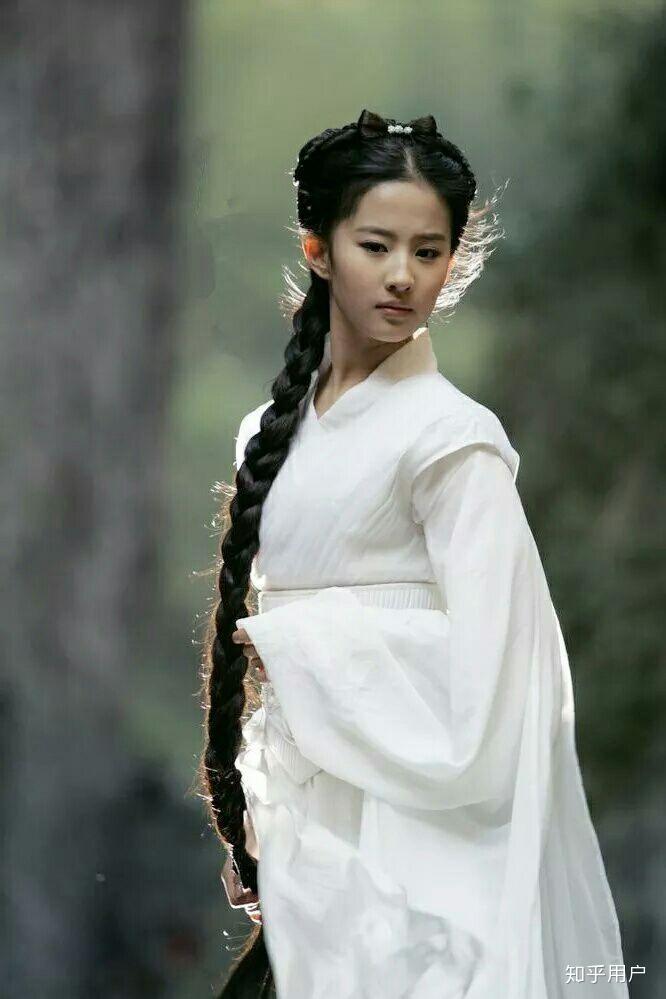 刘亦菲的小龙女的衣服一共有几套