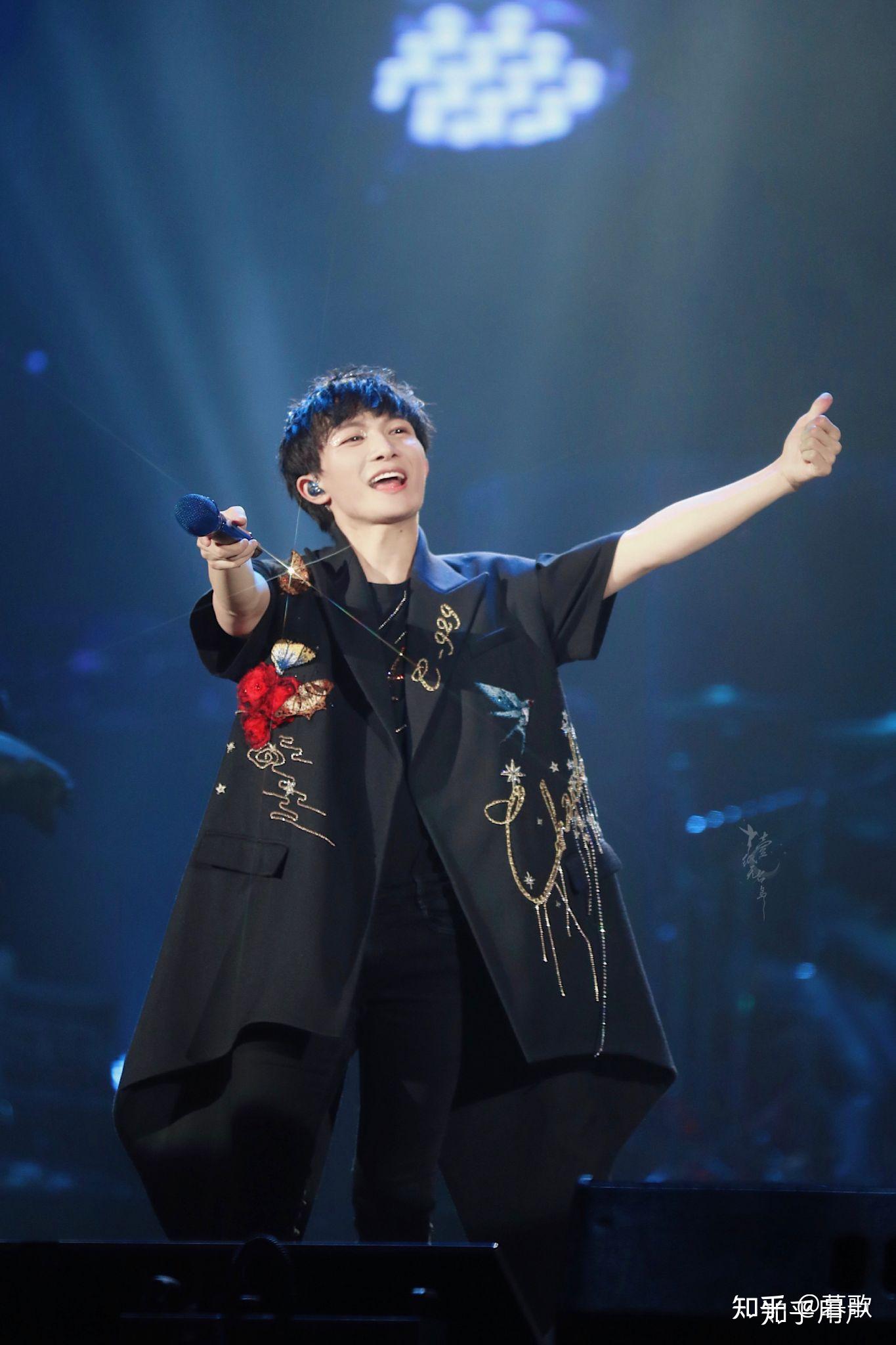 想问一下周深唱歌用的是真声还是假声啊?能具体举例一下吗?