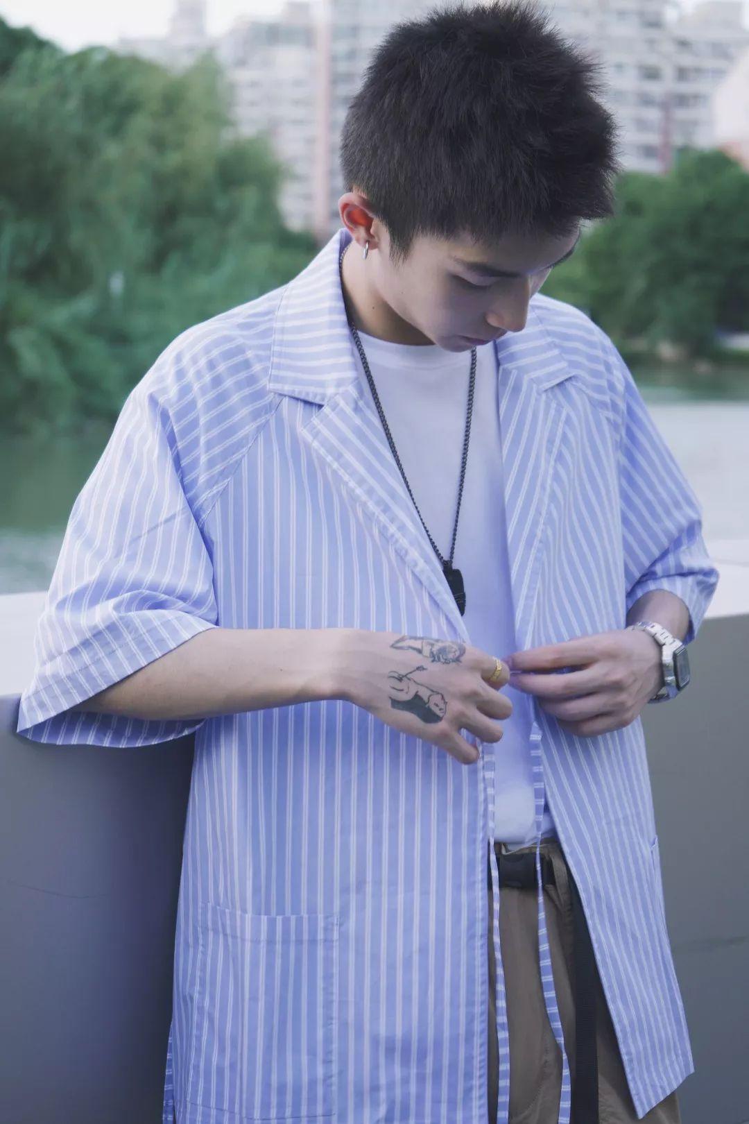 瘦瘦的男生纹身如何才能不像精神小伙儿