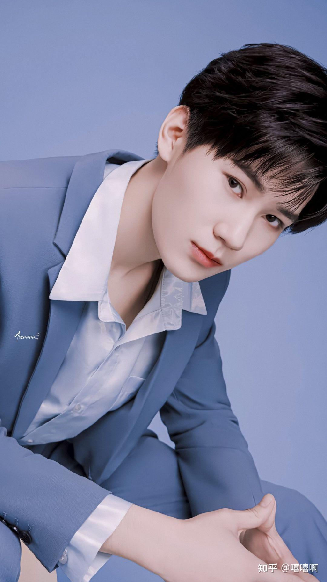 大姐们有没有tnt的高清图片啊!单人的也要,有好多就发好多 ?