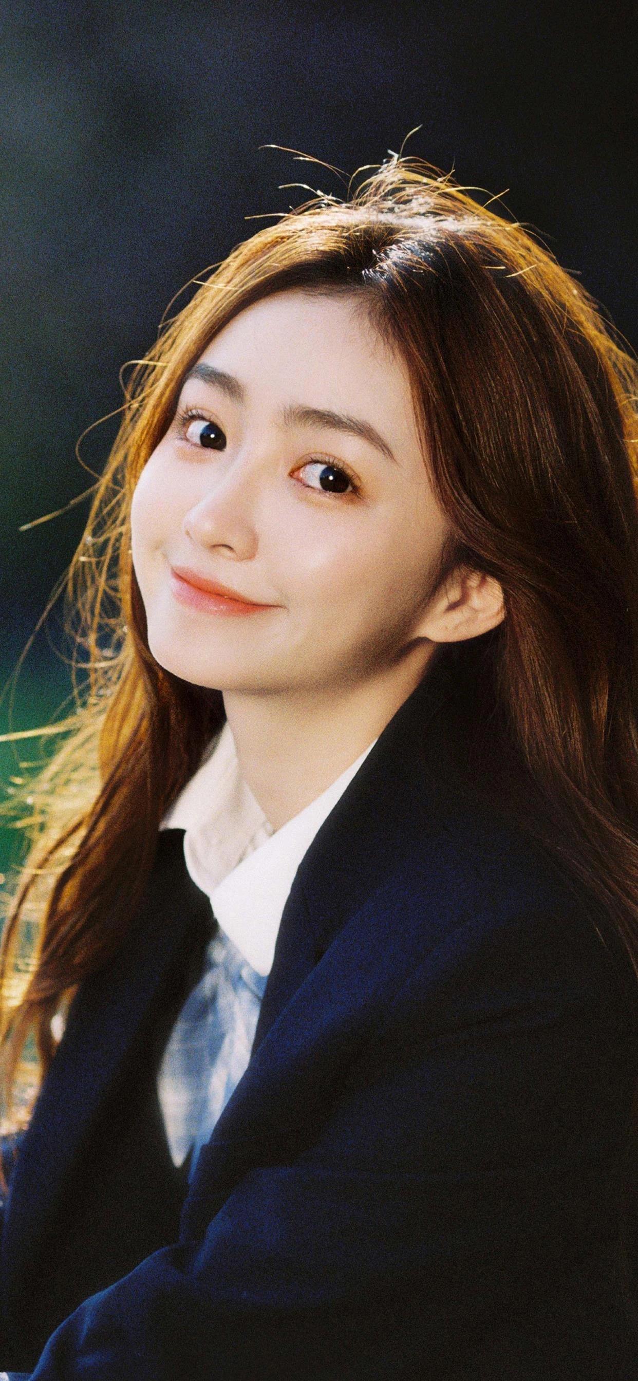 有没有那种高级(不一定是脸)美女壁纸(不要网红脸谢谢)?