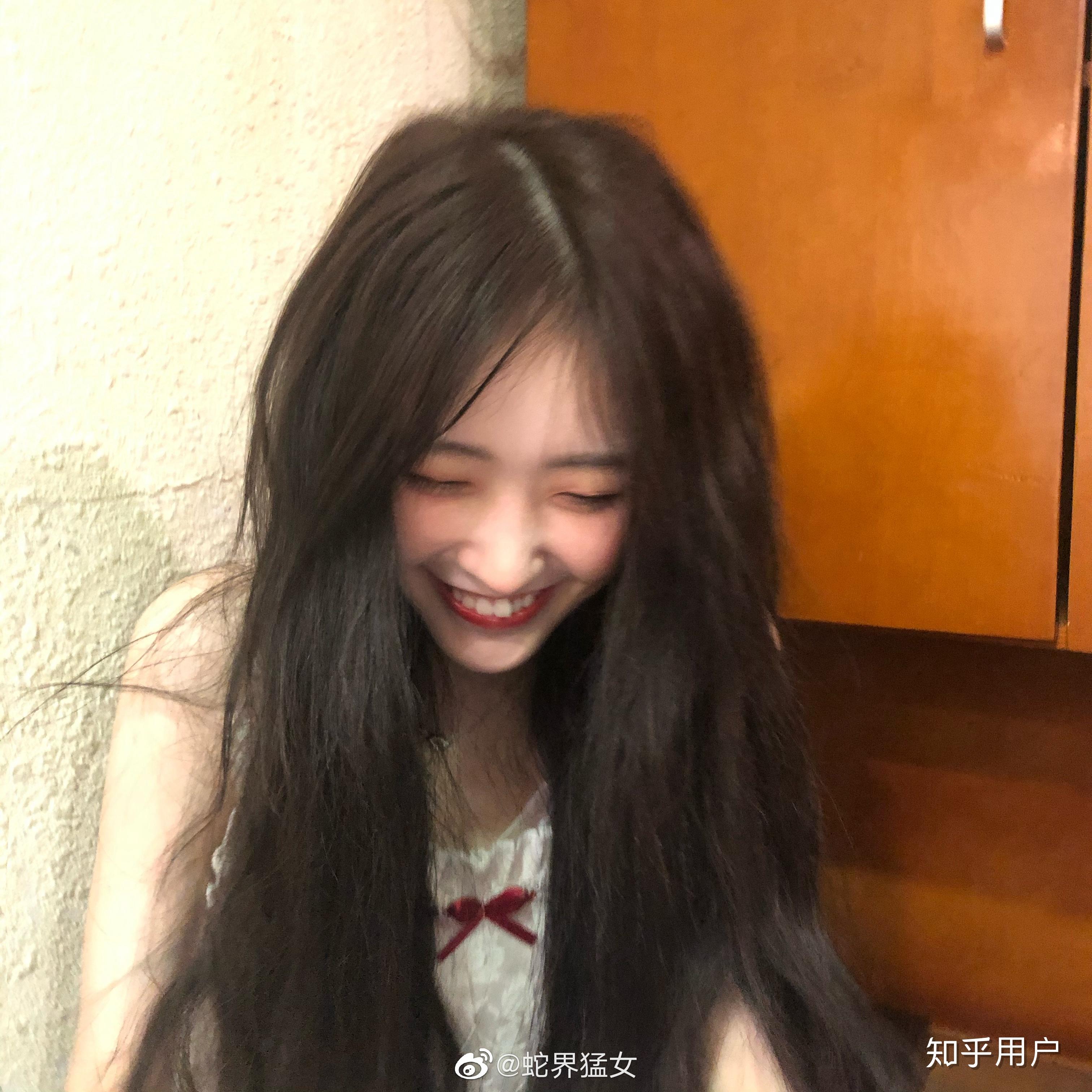 有人见过网红蛇界猛女(抖音名杀猪饲料)吗?(她真的好美)?