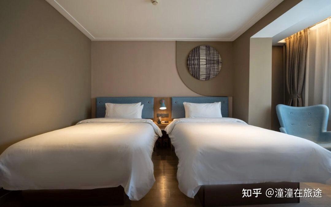 首旅如家旗下的酒店品牌是怎么分级的？ - 知乎
