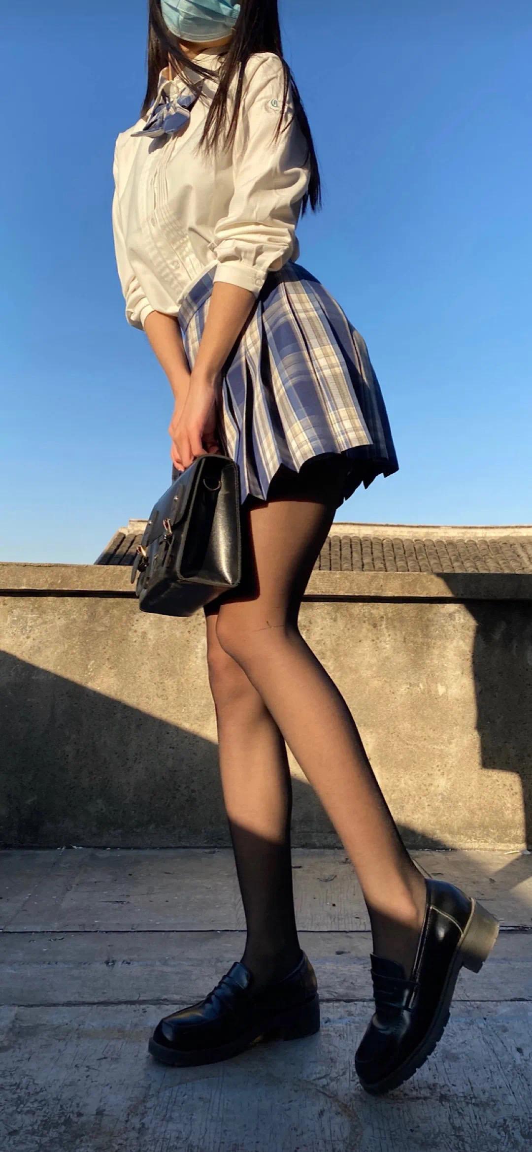 有没有那些露腿照片,求, 渣男壁纸? - 知乎