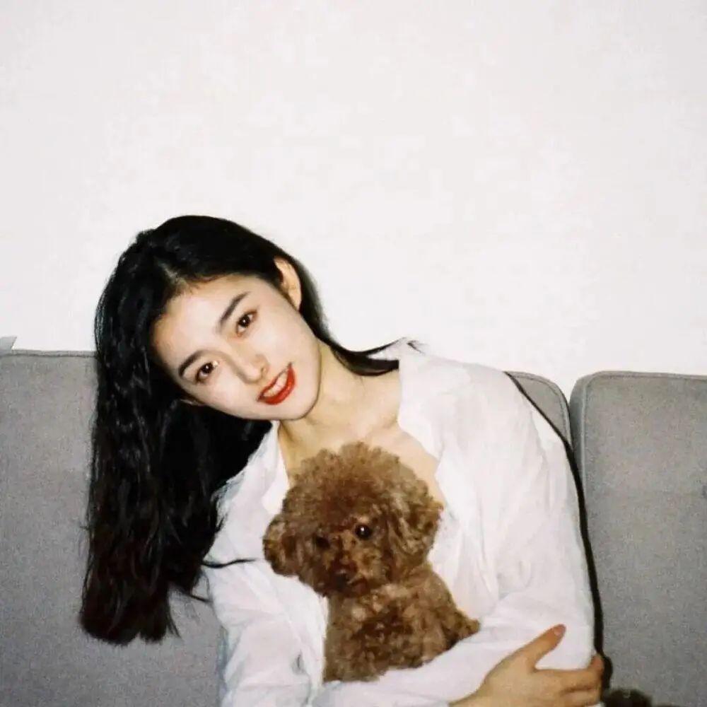 有没有很酷很拽的头像呀?(很酷很拽的图片女生)