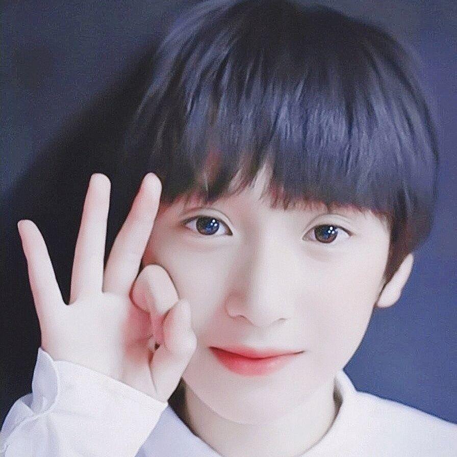 可以提供一些严浩翔小时候的照片嘛?(不带水印)? - 知乎