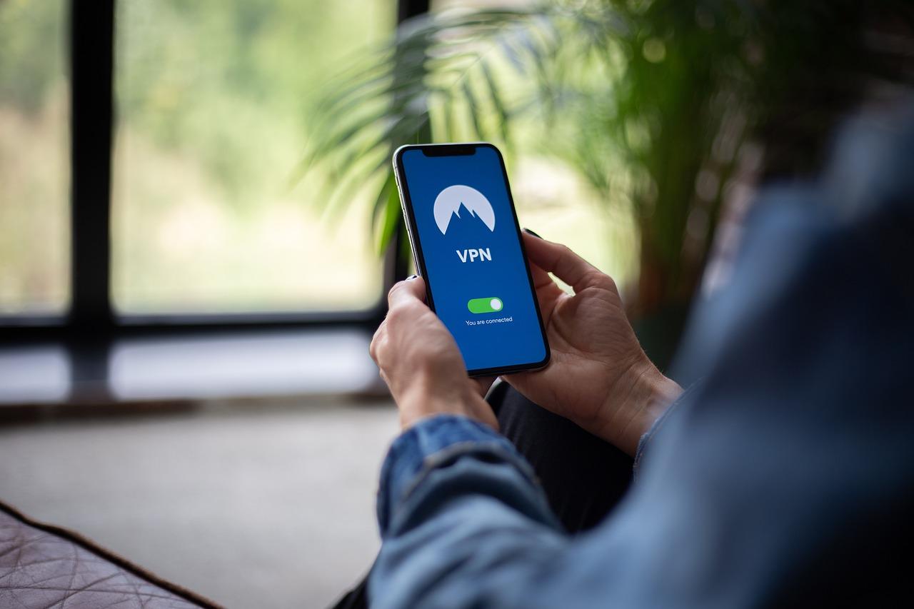 2. 常见外壳材料