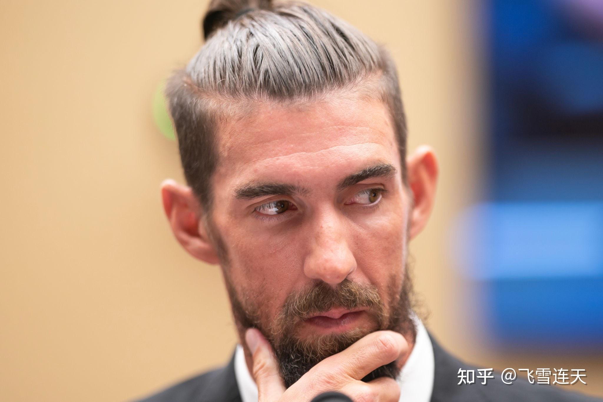 美国游泳名将菲尔普斯还不到40岁怎么老得像60岁