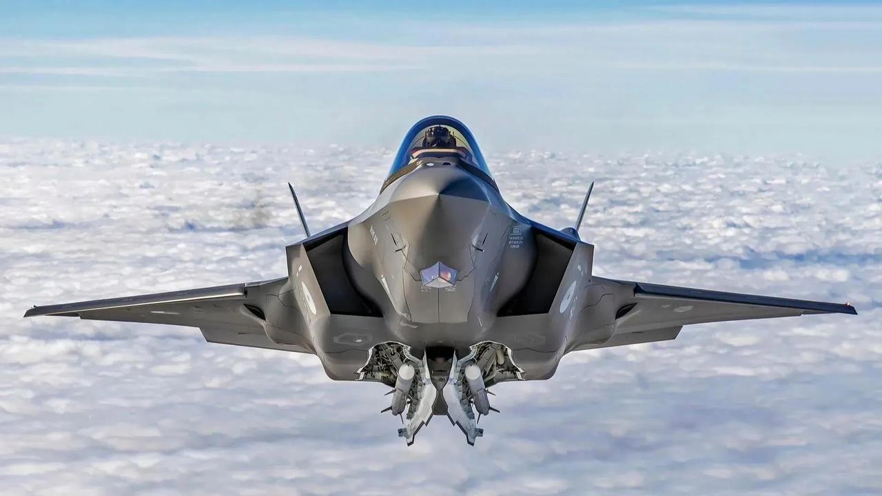 假设美军f35战斗机与中方歼20战斗机发生实战歼20能打赢f35吗