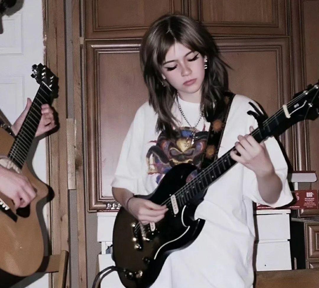 我跟我男朋友都喜欢弹吉他,一直找不到吉他情头.[泪目]? - 知乎