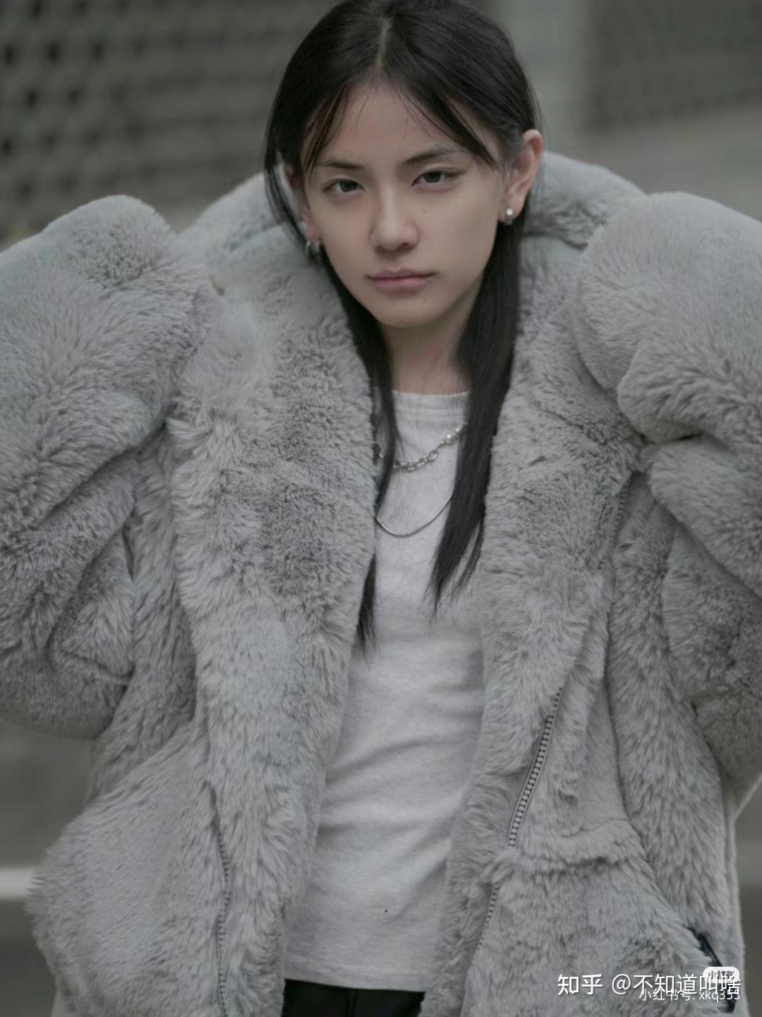 如何评价香港女星梁洛施的长相? - 知乎