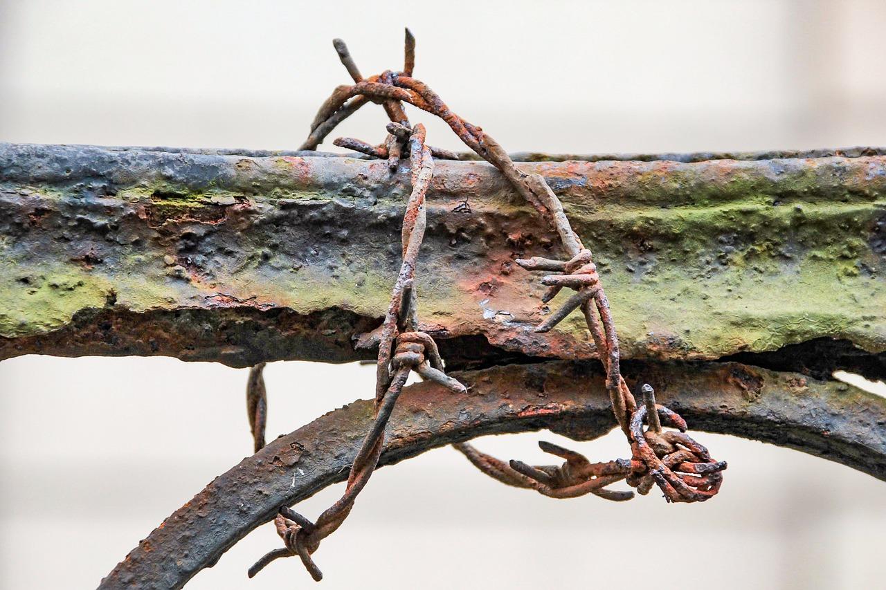 3. 铁椅防锈涂层