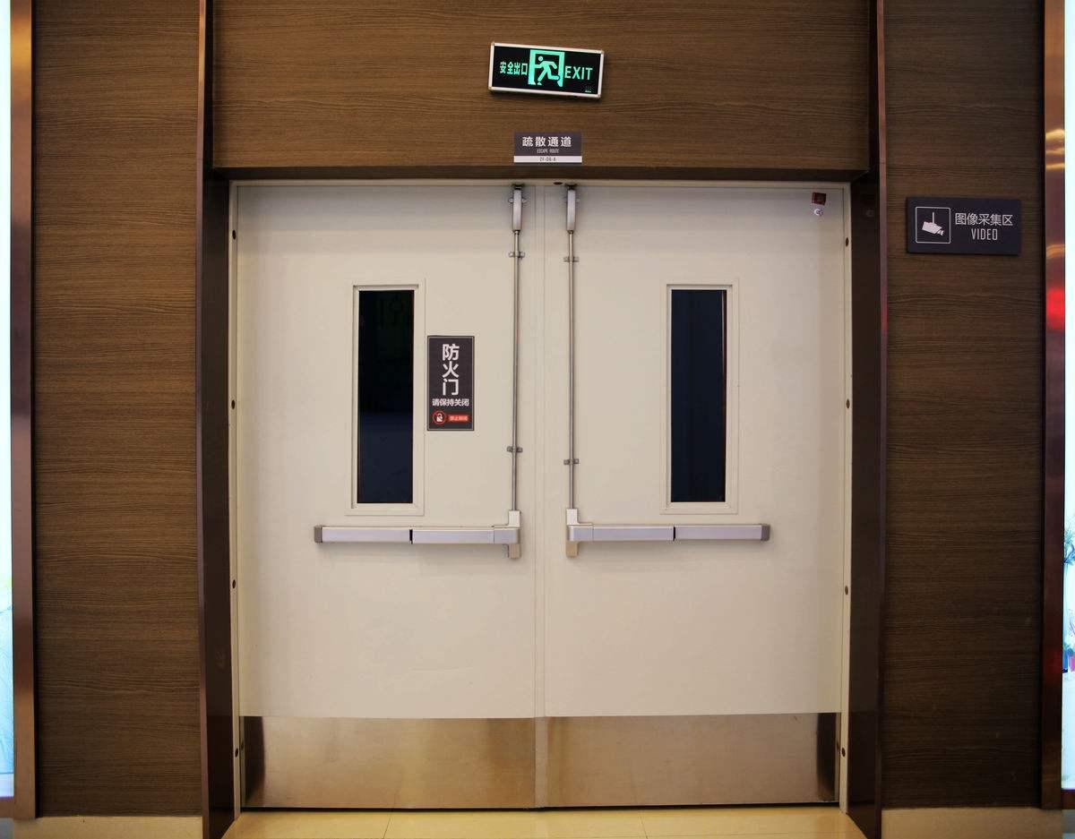 常闭/开式防火门,紧急逃生门的区别? - 知乎