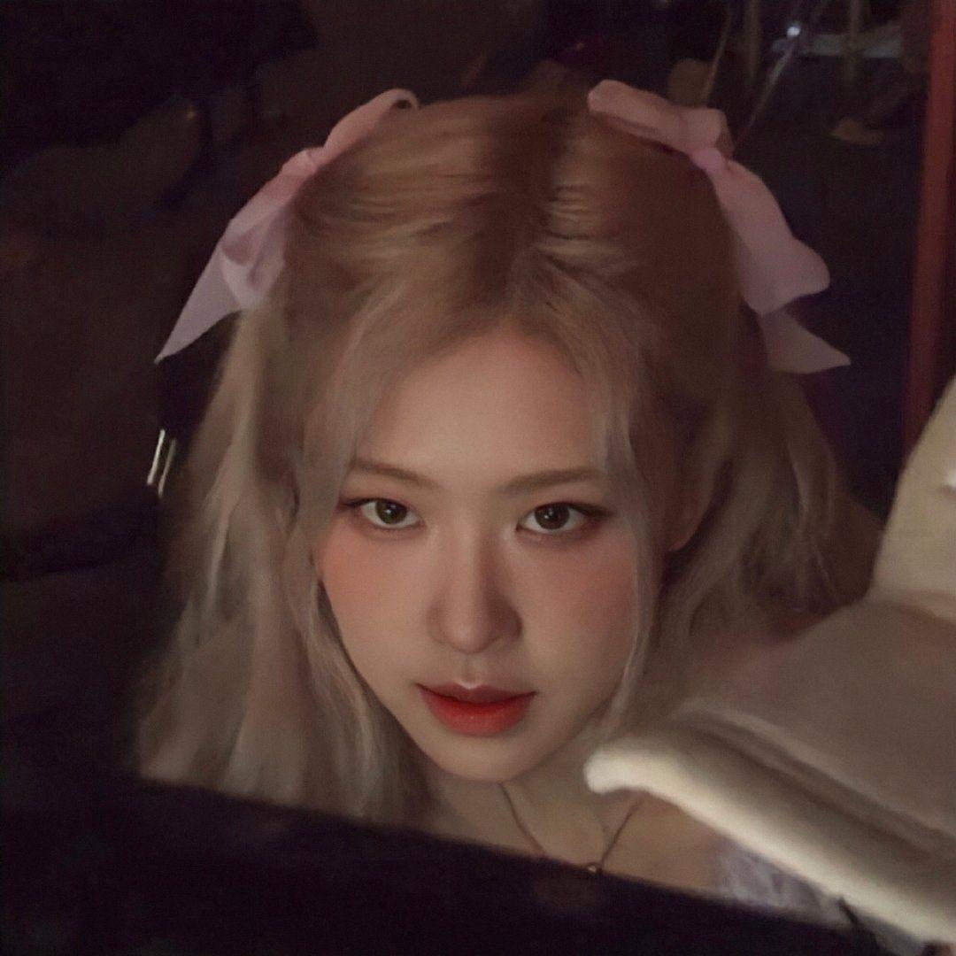 你手机相册里有哪些朴彩英rosie的照片? - 知乎