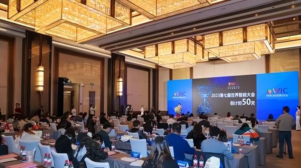 第七届世界智能大会媒体吹风会在津举办,战略合作伙伴代表出席发言 - 知乎
