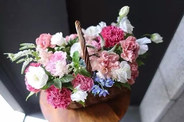 女朋友晚会唱歌送什么花比较好