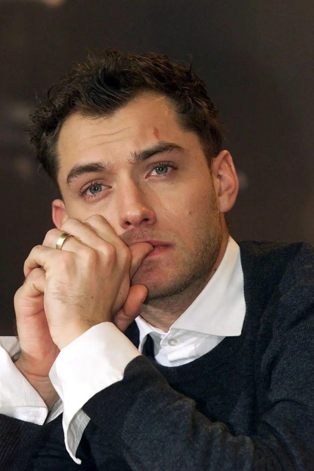 为什么说裘德洛很帅呢