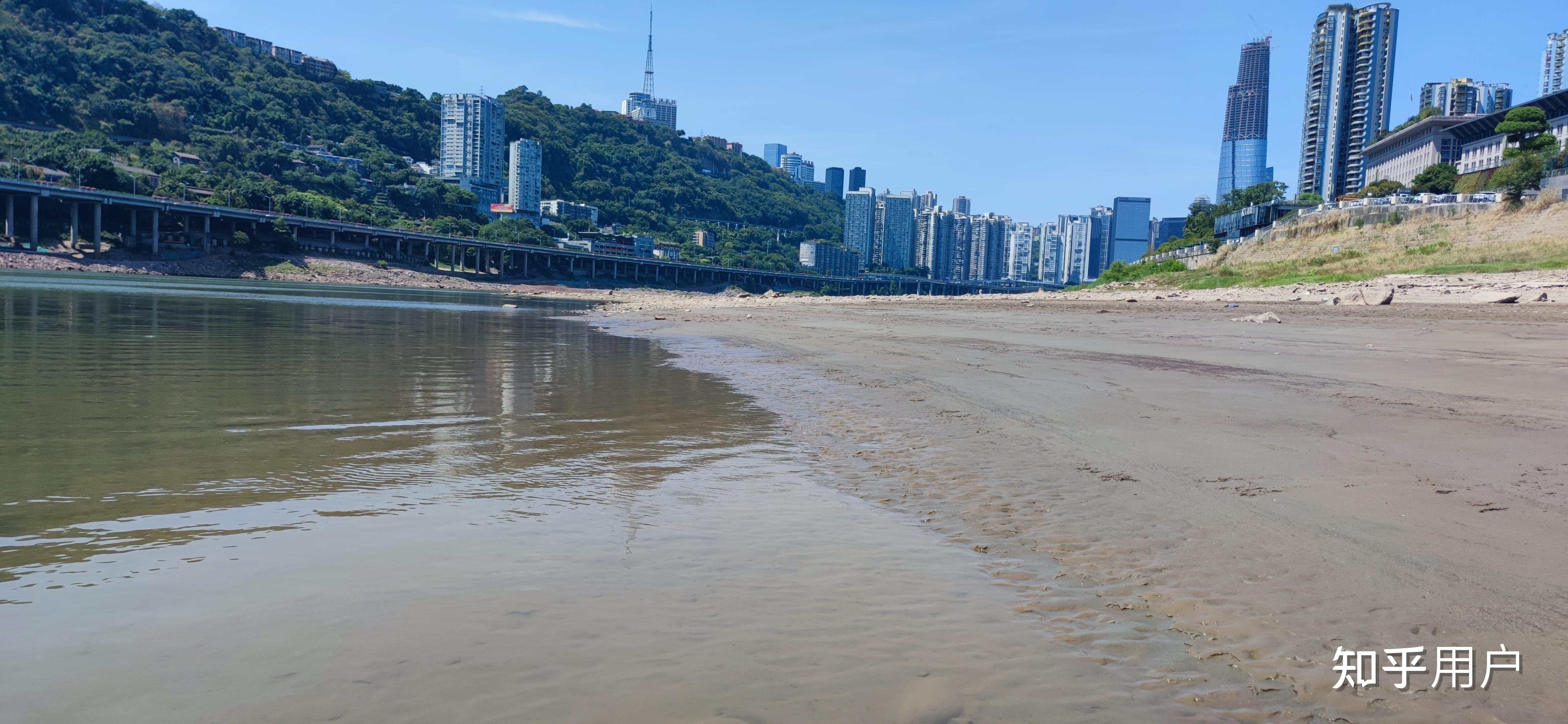 官方回应重庆嘉陵江被高温晒干「并非干涸,属正常现象」,嘉陵江水位