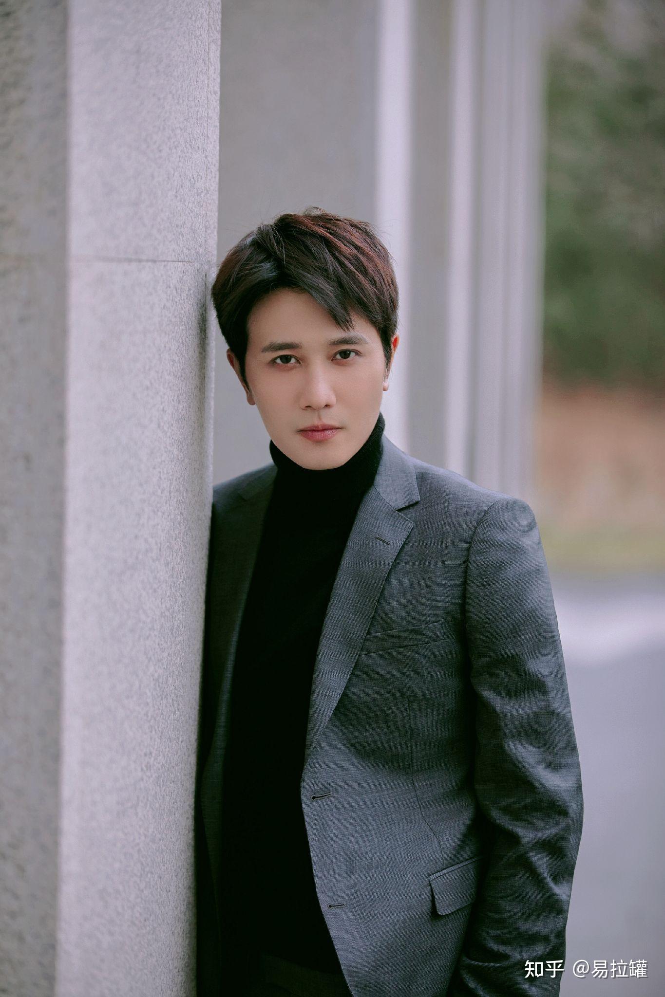 有没有彭冠英的高清手机壁纸,求分享? - 知乎