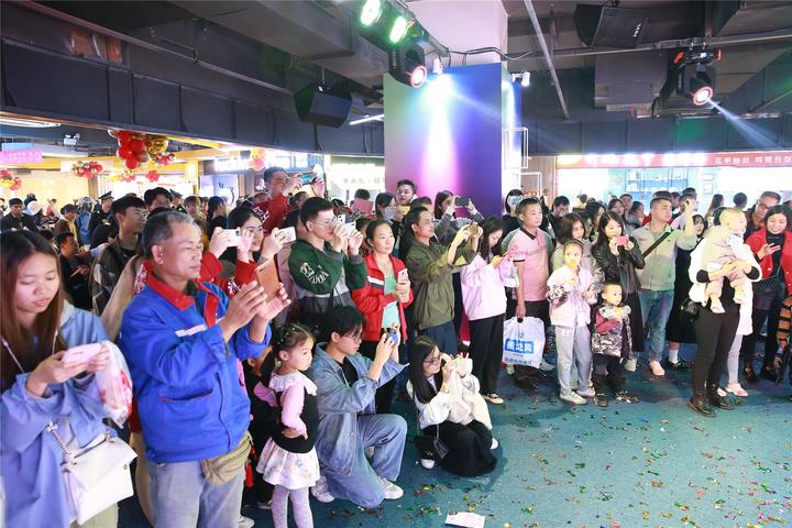 商场活动现场_大屏互动游戏轻松控场（思讯互动） - 知乎