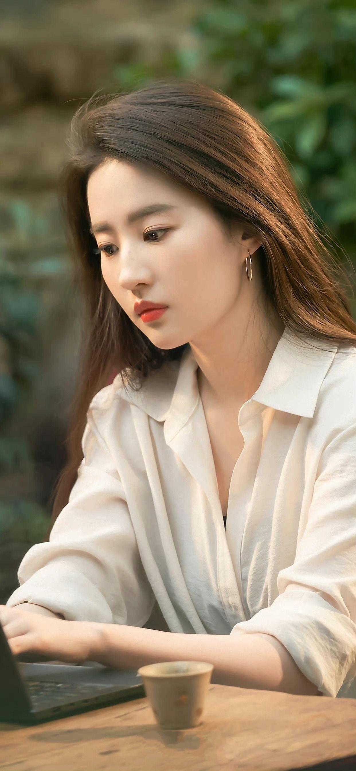 范冰冰和刘亦菲谁更好看了?