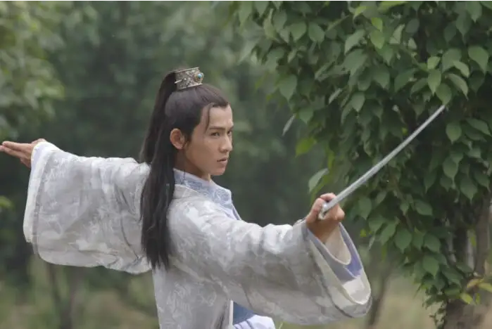 古龙武侠小说中的九大剑客,剑圣剑神还有剑魔 - 知乎