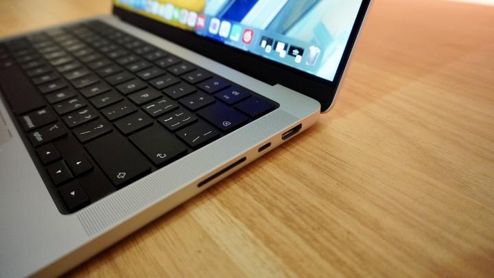 买了一个月，聊聊Macbook pro 21款的使用体验（后文附产品全图） - 知乎