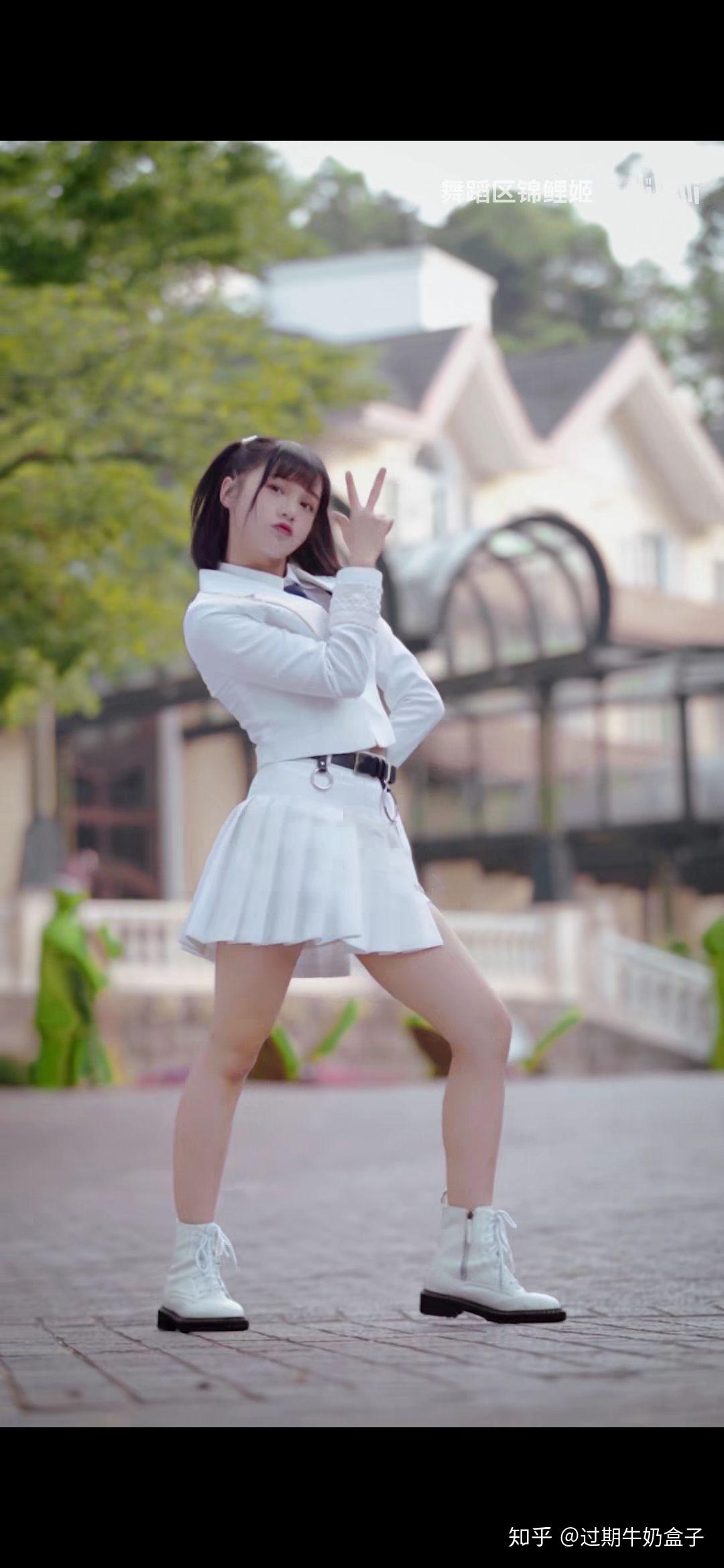 为什么创3主题曲简直给人一种为刘念量身打造的错觉? - 知乎