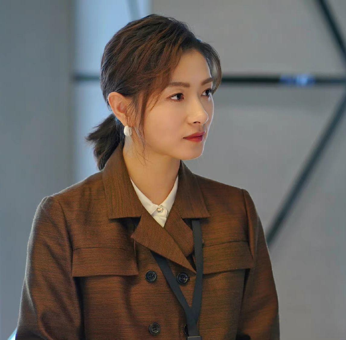 如何评价万茜,朱亚文主演的职场剧《简言的夏冬》? - 知乎