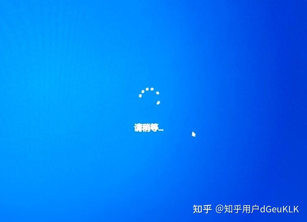 老电脑卡到想砸?别急!微软藏了个官方系统,低配机续命首选
